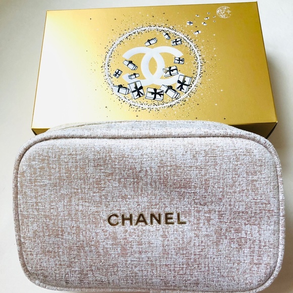 CHANEL Bags Chanel Makeup Bag 223 Holiday Gift Set Cosmetic Tweed